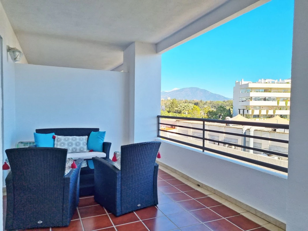 2-5bd7b9d04b45e33852eaf0ec6670150d