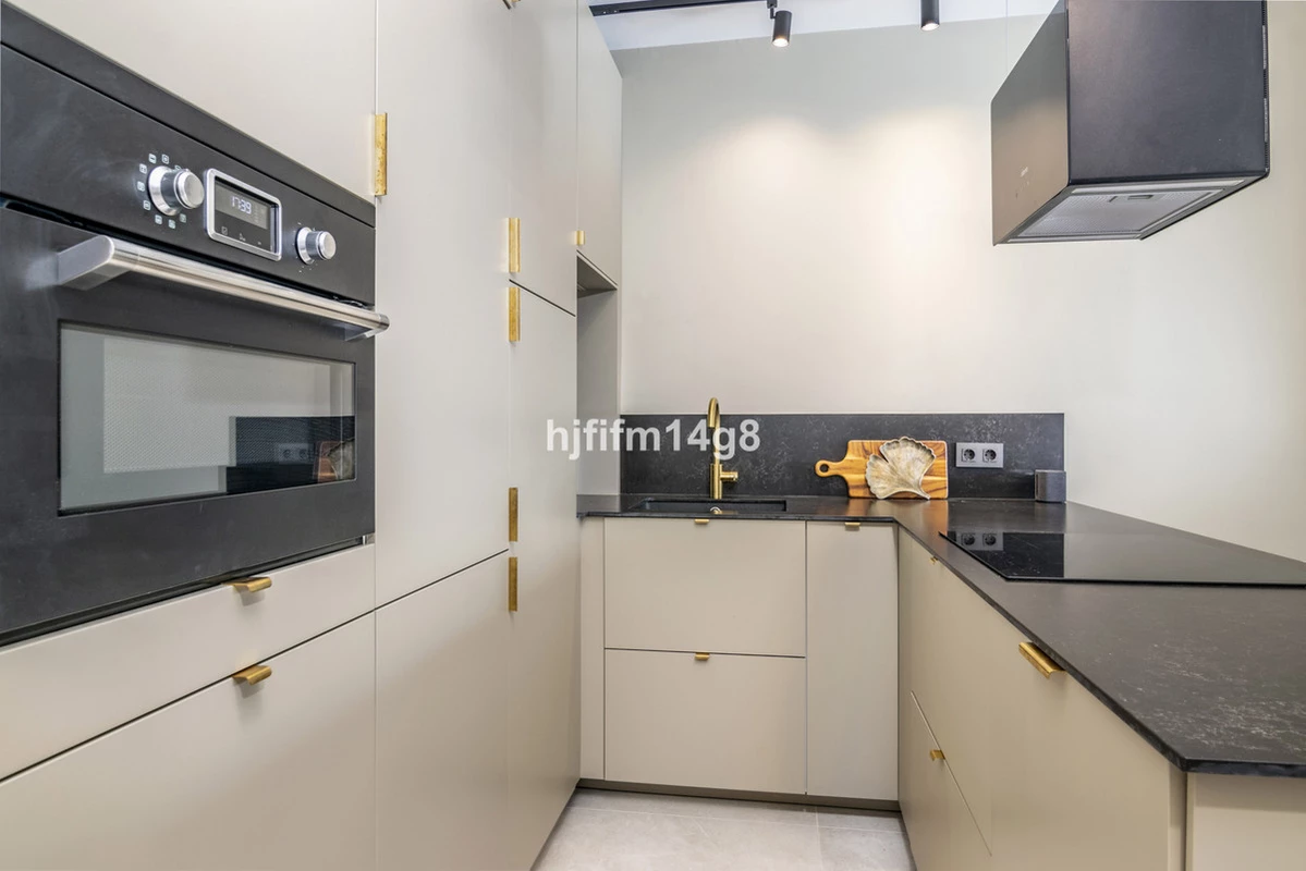 8-e64a9055bba3e77ac8aca3b893cdf826