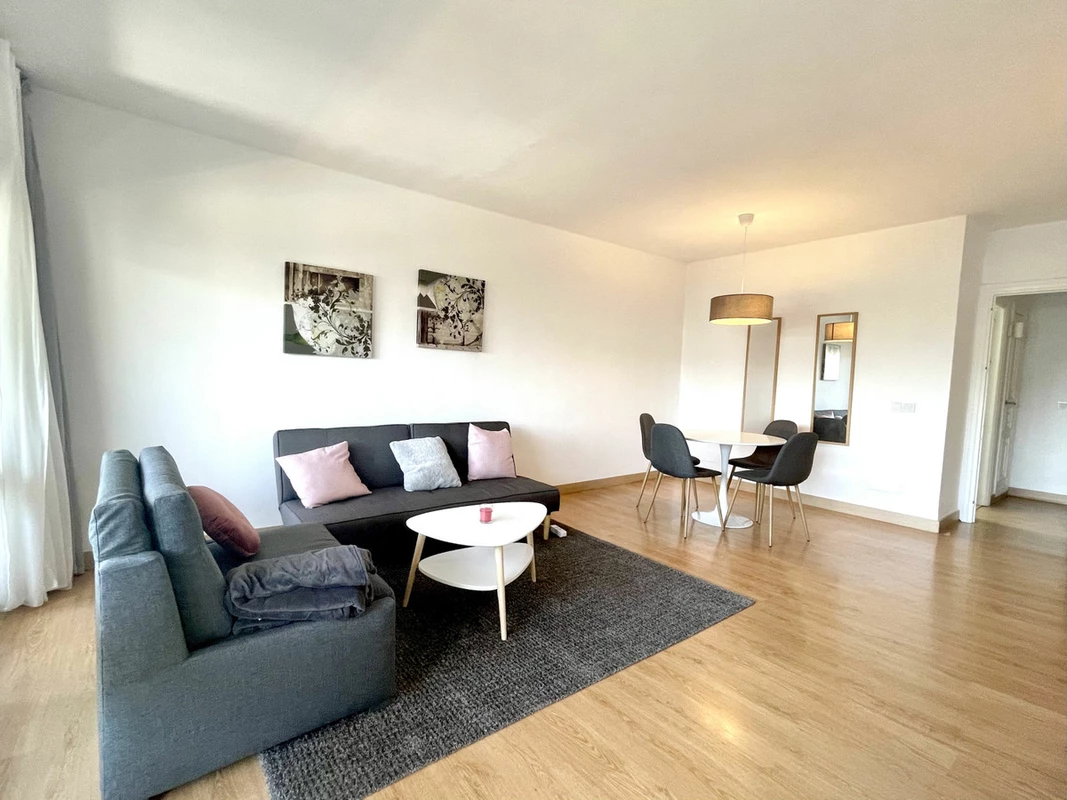 2-5bd7b9d04b45e33852eaf0ec6670150d