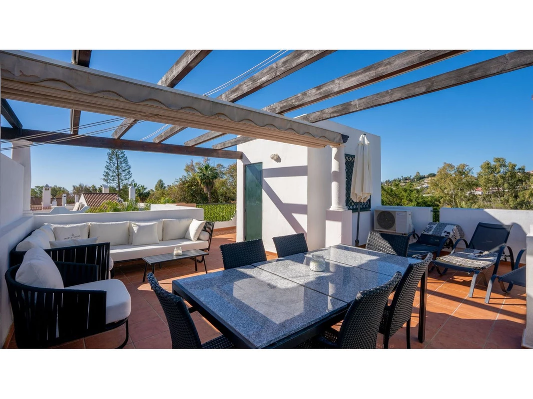 2-5bd7b9d04b45e33852eaf0ec6670150d