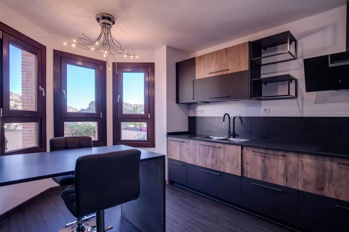 8-e64a9055bba3e77ac8aca3b893cdf826