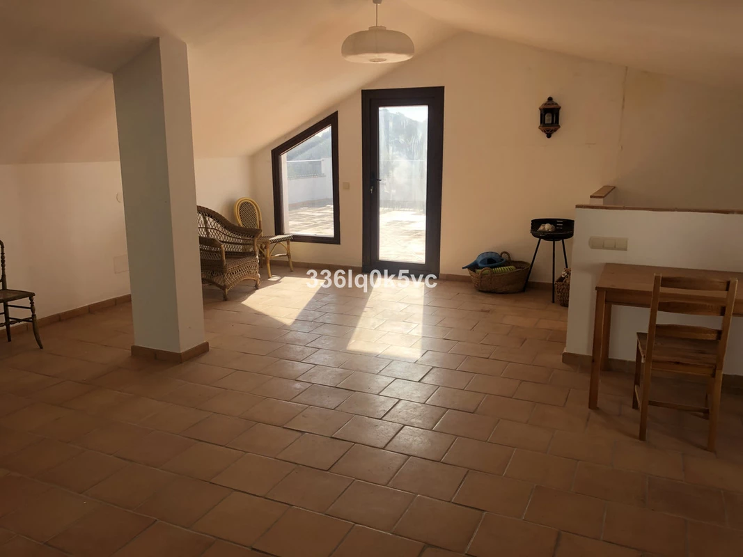 2-5bd7b9d04b45e33852eaf0ec6670150d