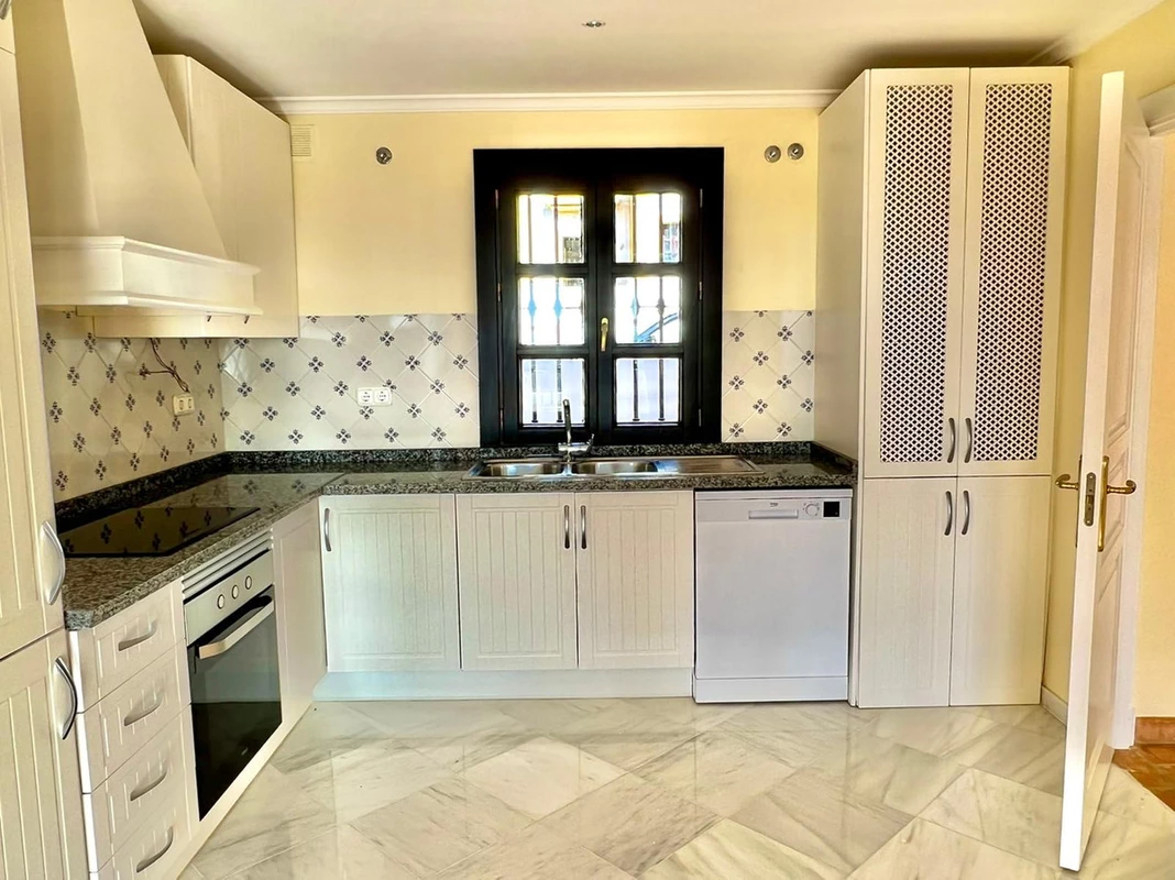 2-5bd7b9d04b45e33852eaf0ec6670150d