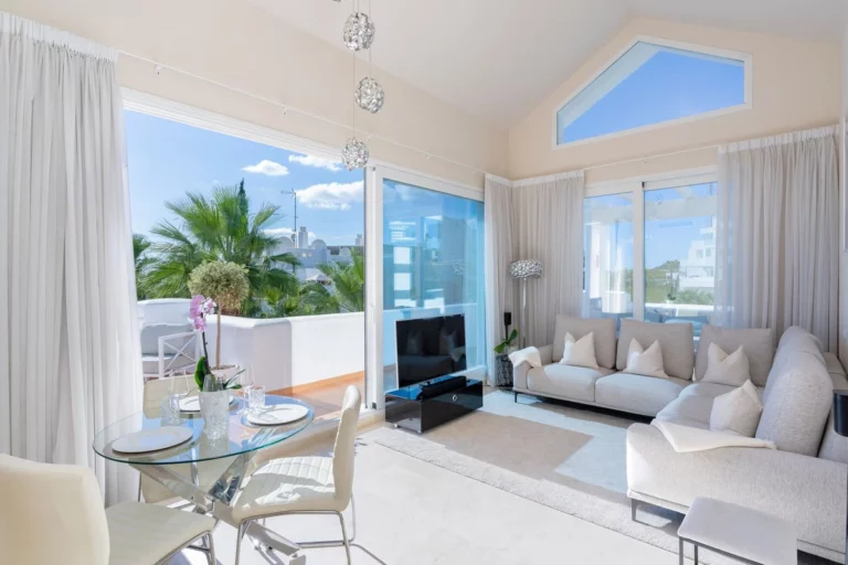 R4095895 | Penthouse in Estepona – € 459,000 – 2 beds, 2 baths