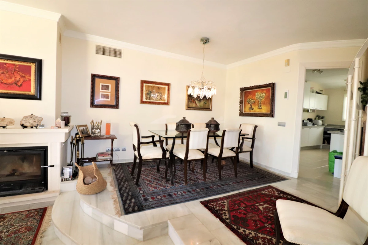 7-aa4cc561180b369757c0bb4af9886cd3