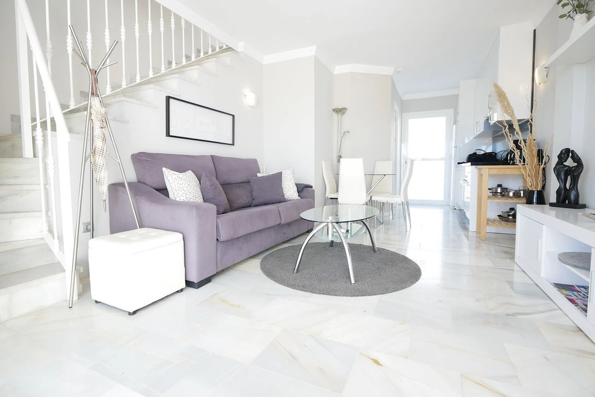 2-5bd7b9d04b45e33852eaf0ec6670150d