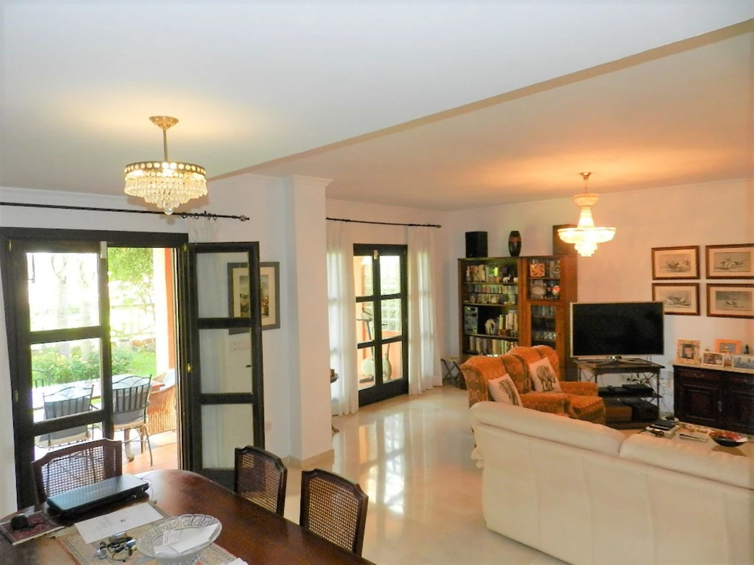 2-5bd7b9d04b45e33852eaf0ec6670150d