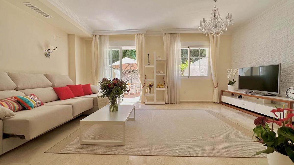 2-5bd7b9d04b45e33852eaf0ec6670150d