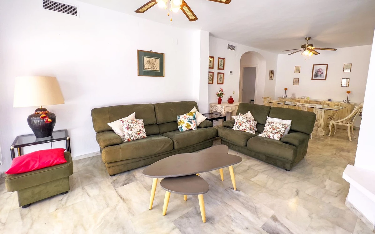 2-5bd7b9d04b45e33852eaf0ec6670150d