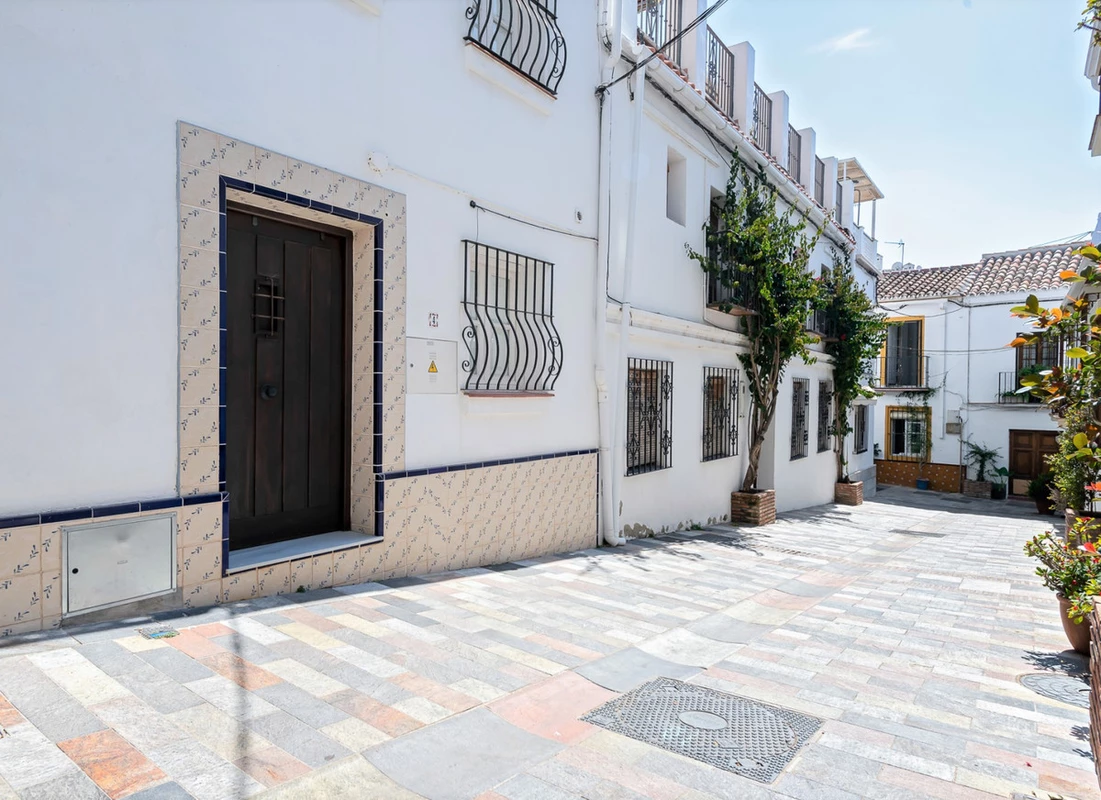 2-5bd7b9d04b45e33852eaf0ec6670150d