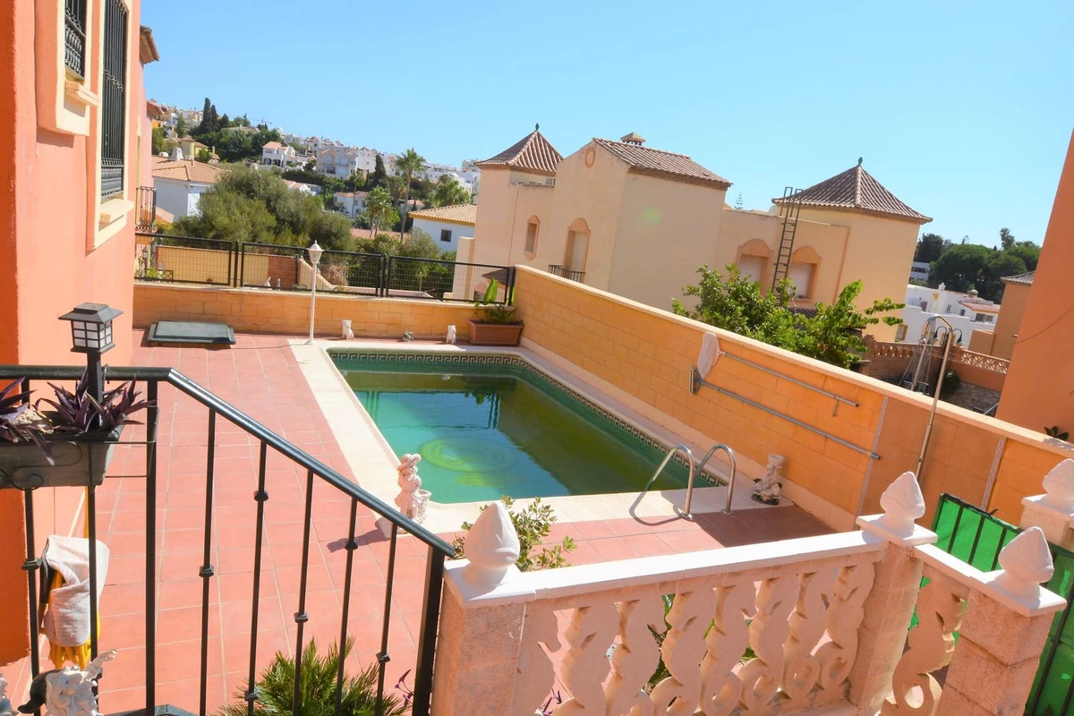 2-5bd7b9d04b45e33852eaf0ec6670150d