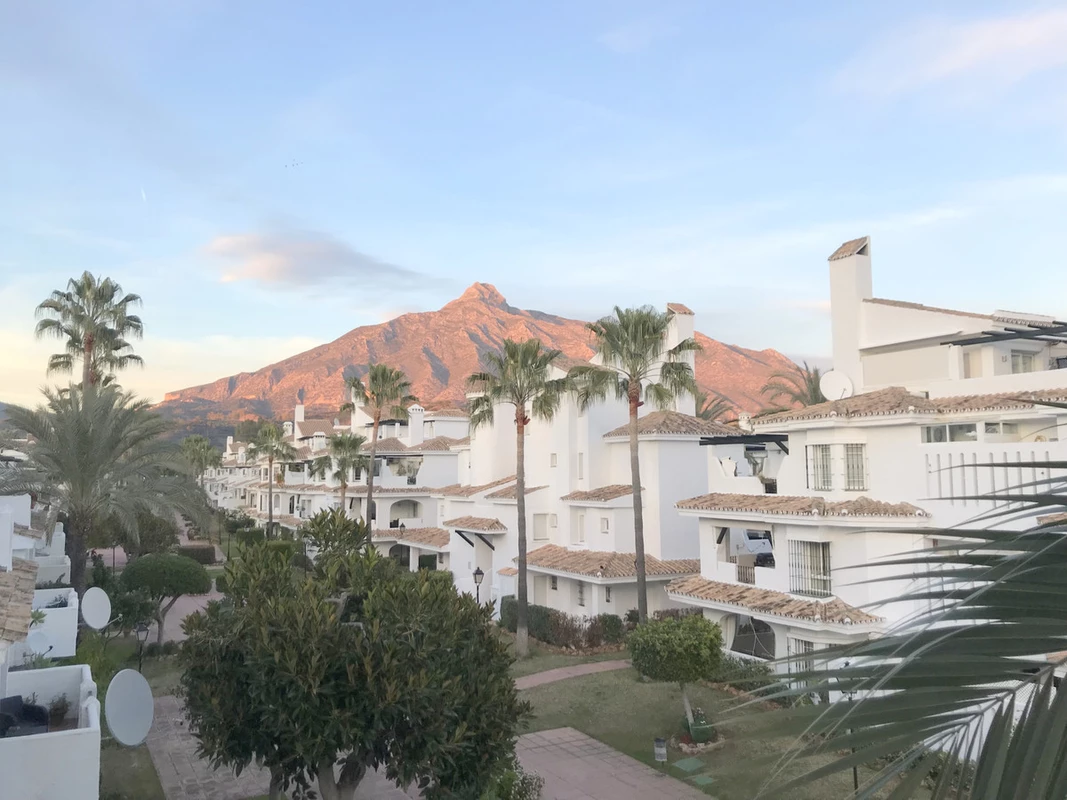 1-7980e48d732b6fc85c14b43b94d2aa54