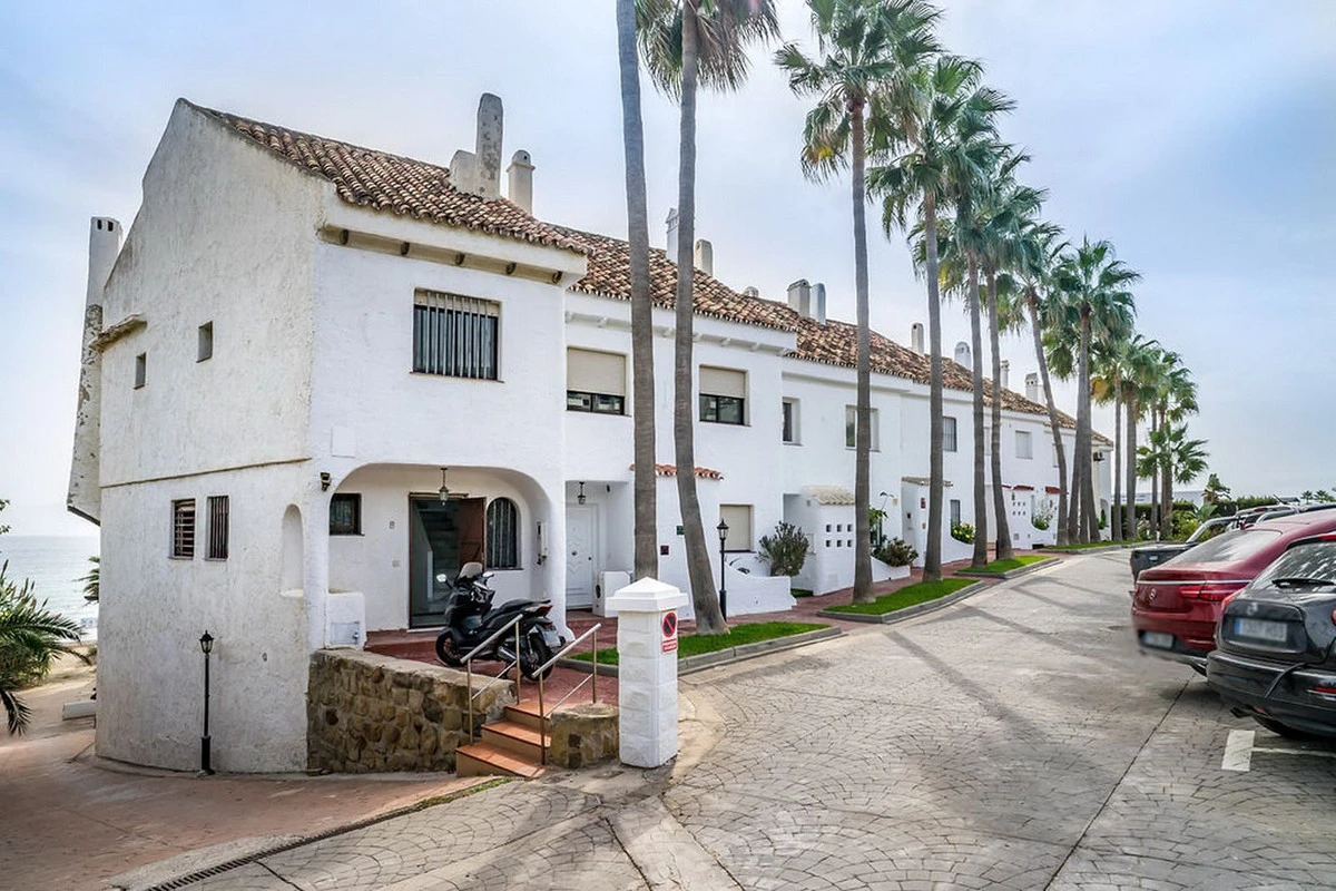 1-7980e48d732b6fc85c14b43b94d2aa54