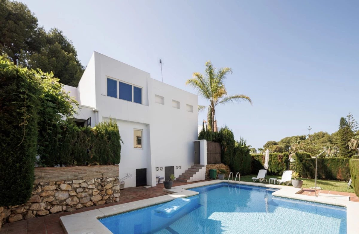 4-c23c0f86247804fa50226aecd8b0b2c8