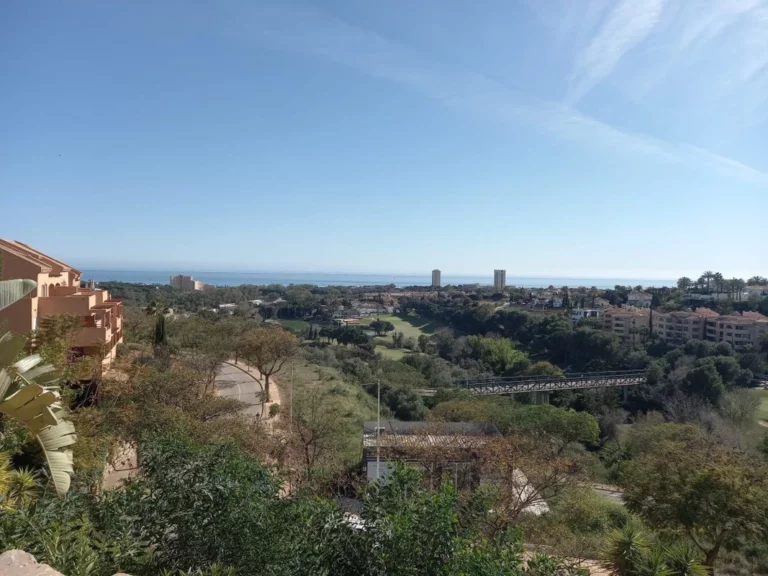 R4289260 | Ground Floor Apartment in Elviria – € 459,000 – 3 beds, 2.5 baths