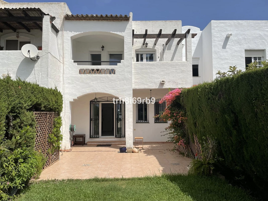 2-5bd7b9d04b45e33852eaf0ec6670150d