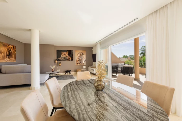 R4212811 | Penthouse in Nueva Andalucía – € 595,000 – 2 beds, 2.5 baths