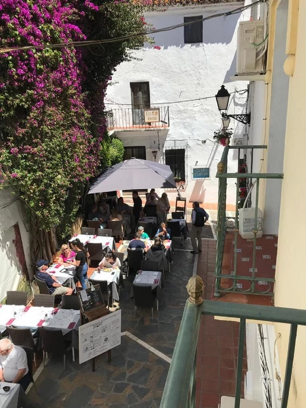 2-5bd7b9d04b45e33852eaf0ec6670150d