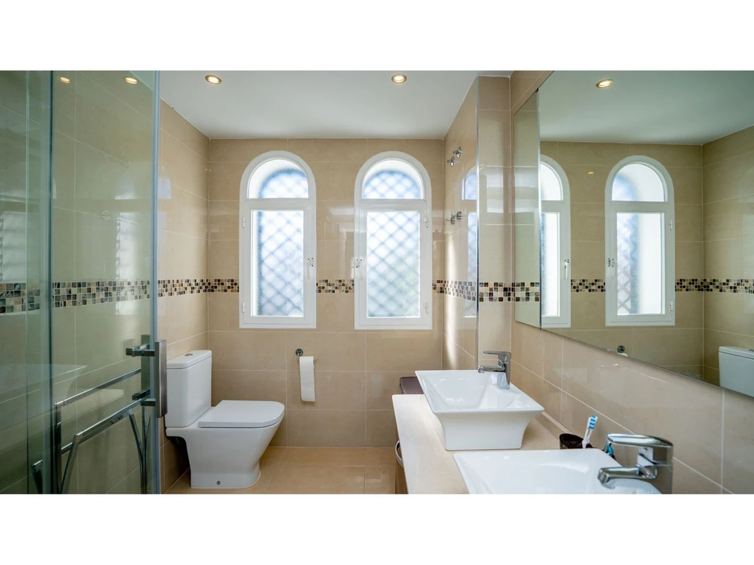 8-e64a9055bba3e77ac8aca3b893cdf826