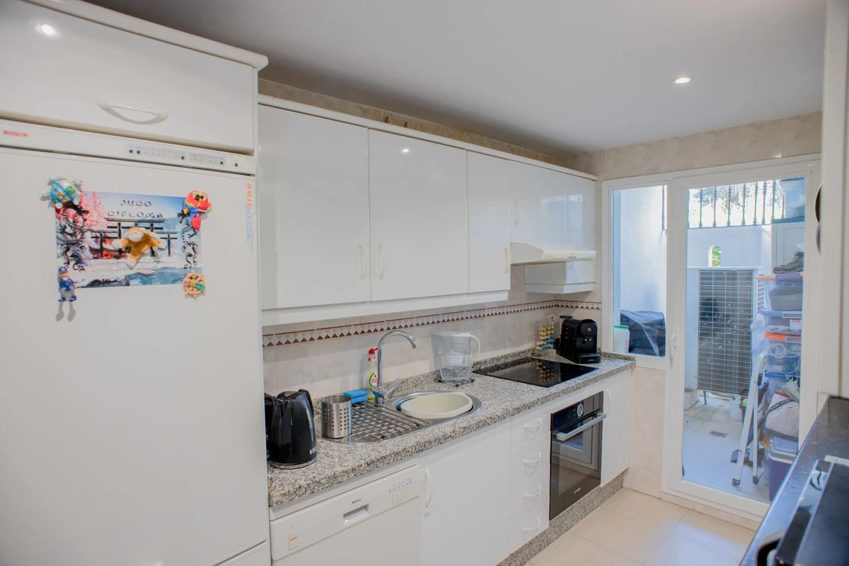 8-e64a9055bba3e77ac8aca3b893cdf826