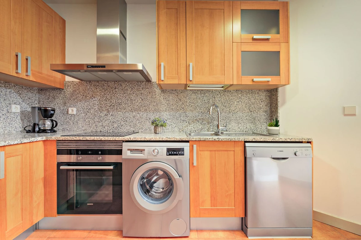 8-e64a9055bba3e77ac8aca3b893cdf826