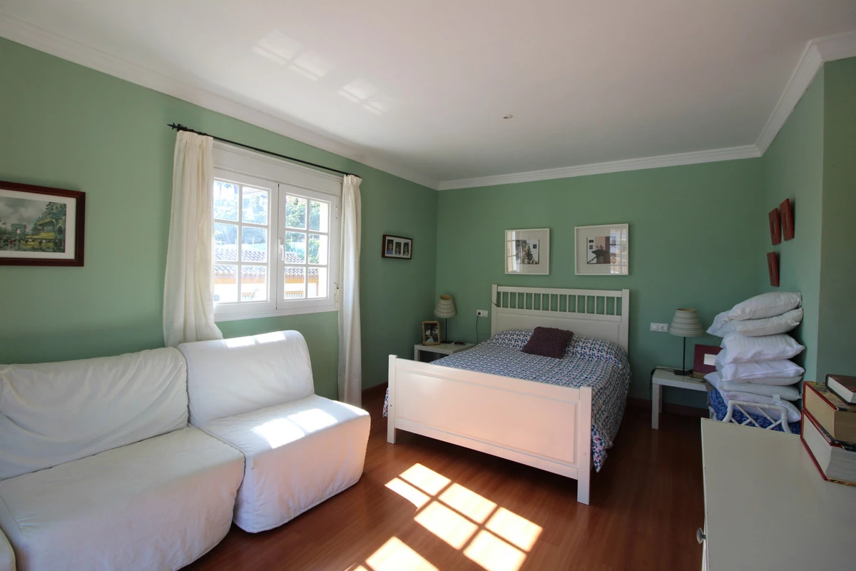 7-aa4cc561180b369757c0bb4af9886cd3