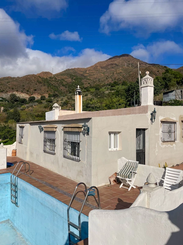 2-5bd7b9d04b45e33852eaf0ec6670150d