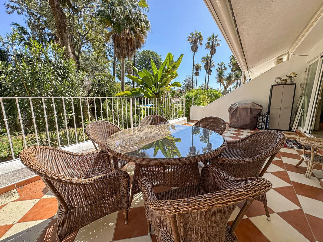 8-e64a9055bba3e77ac8aca3b893cdf826