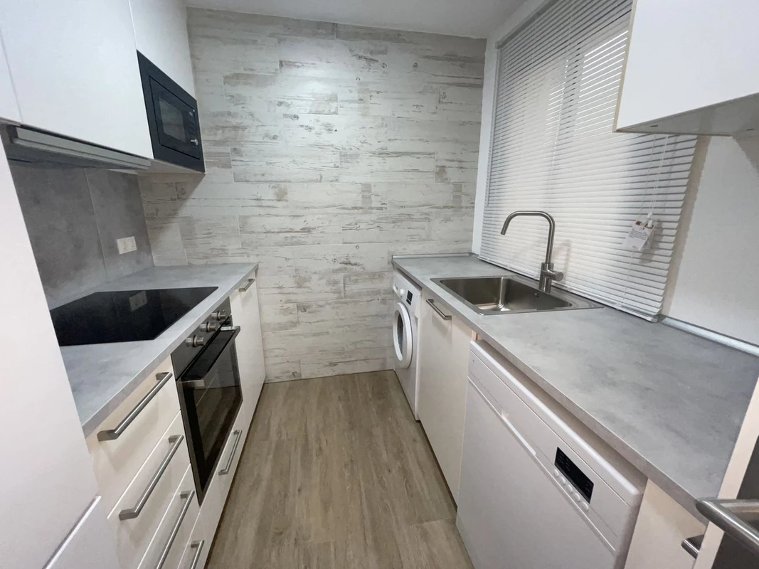 8-e64a9055bba3e77ac8aca3b893cdf826