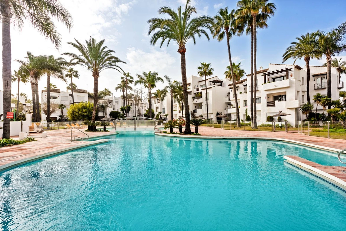 1-7980e48d732b6fc85c14b43b94d2aa54