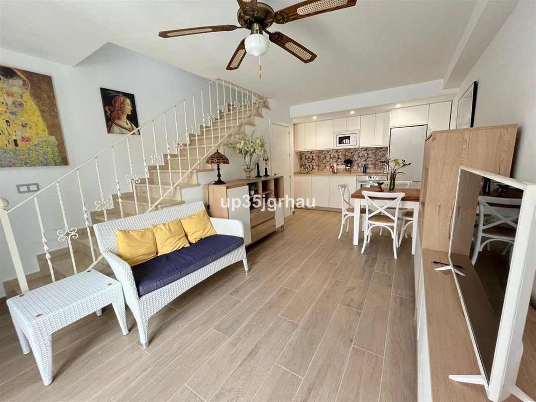 9-467d0cee5b725f3ef65f102a0c2e69c0