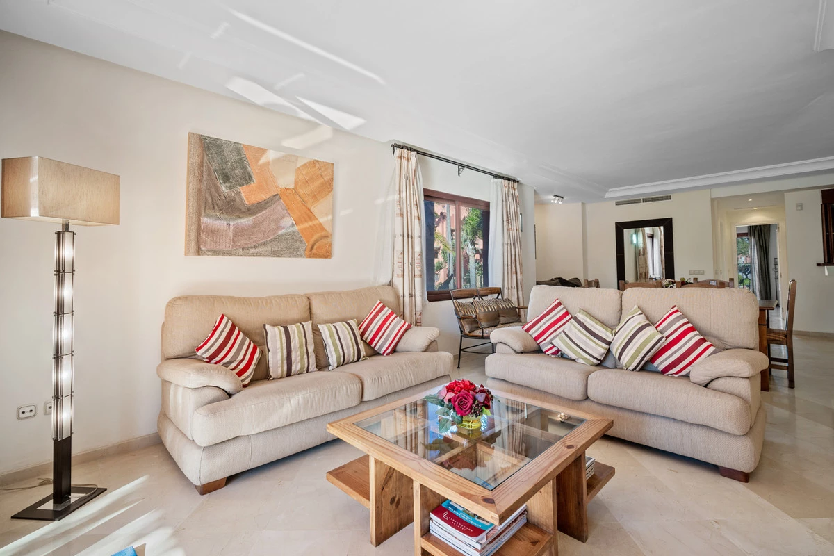 8-e64a9055bba3e77ac8aca3b893cdf826