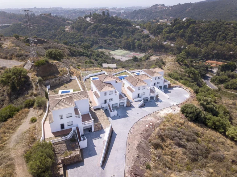 R3592852 | Detached Villa in Estepona – € 680,000 – 4 beds, 4 baths