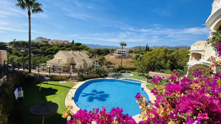 R4132588 | Ground Floor Apartment in Elviria – € 335,000 – 2 beds, 2.5 baths