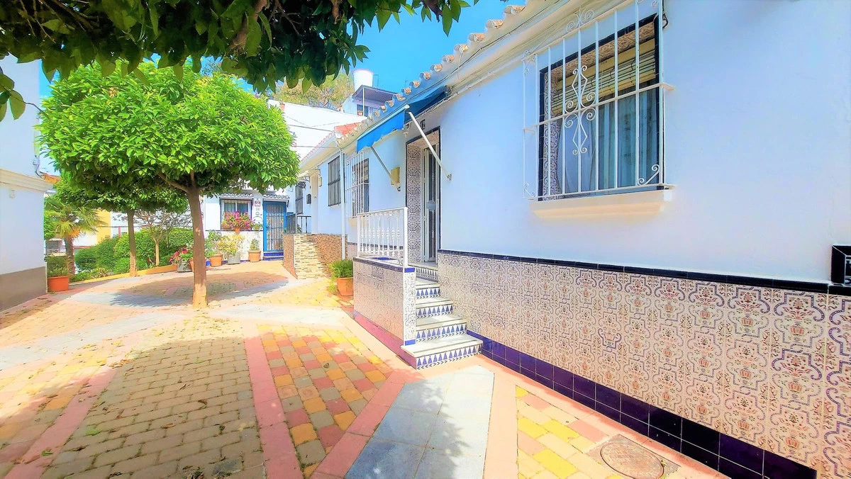 2-5bd7b9d04b45e33852eaf0ec6670150d