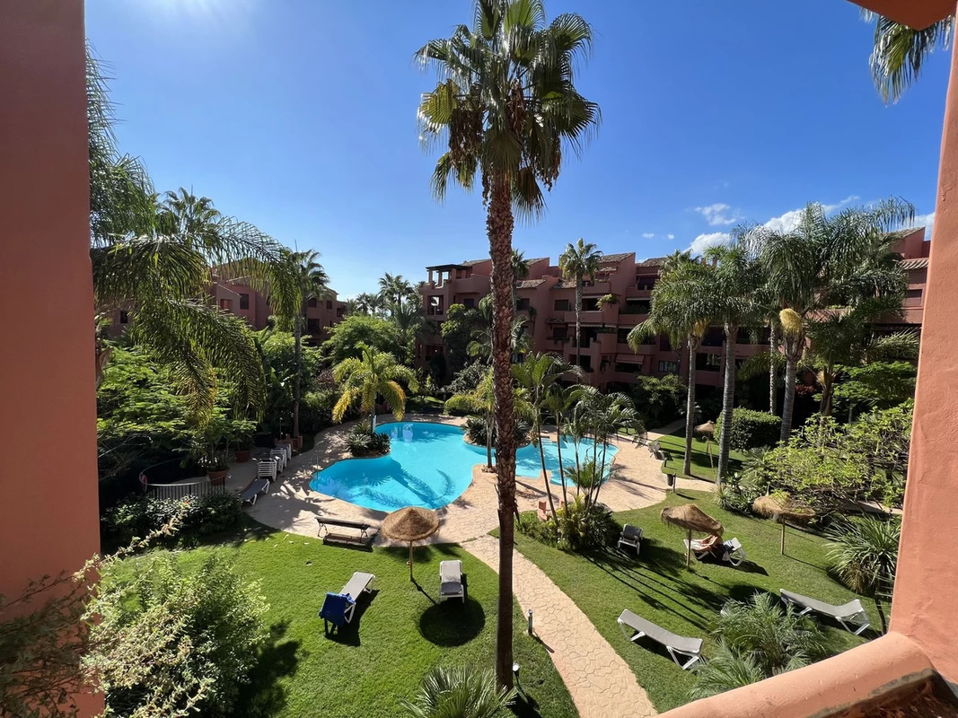 1-7980e48d732b6fc85c14b43b94d2aa54