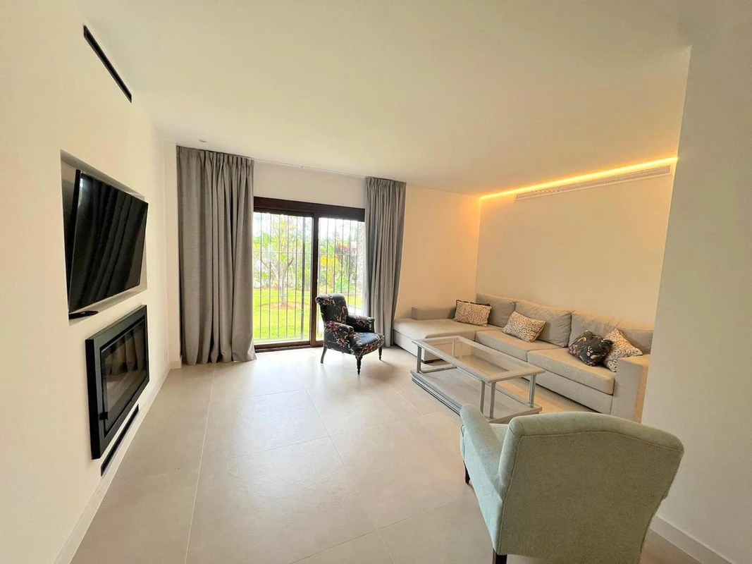 2-5bd7b9d04b45e33852eaf0ec6670150d