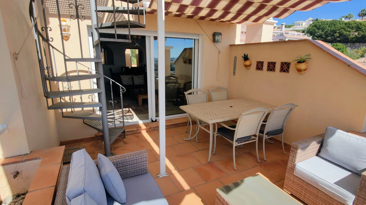 2-5bd7b9d04b45e33852eaf0ec6670150d