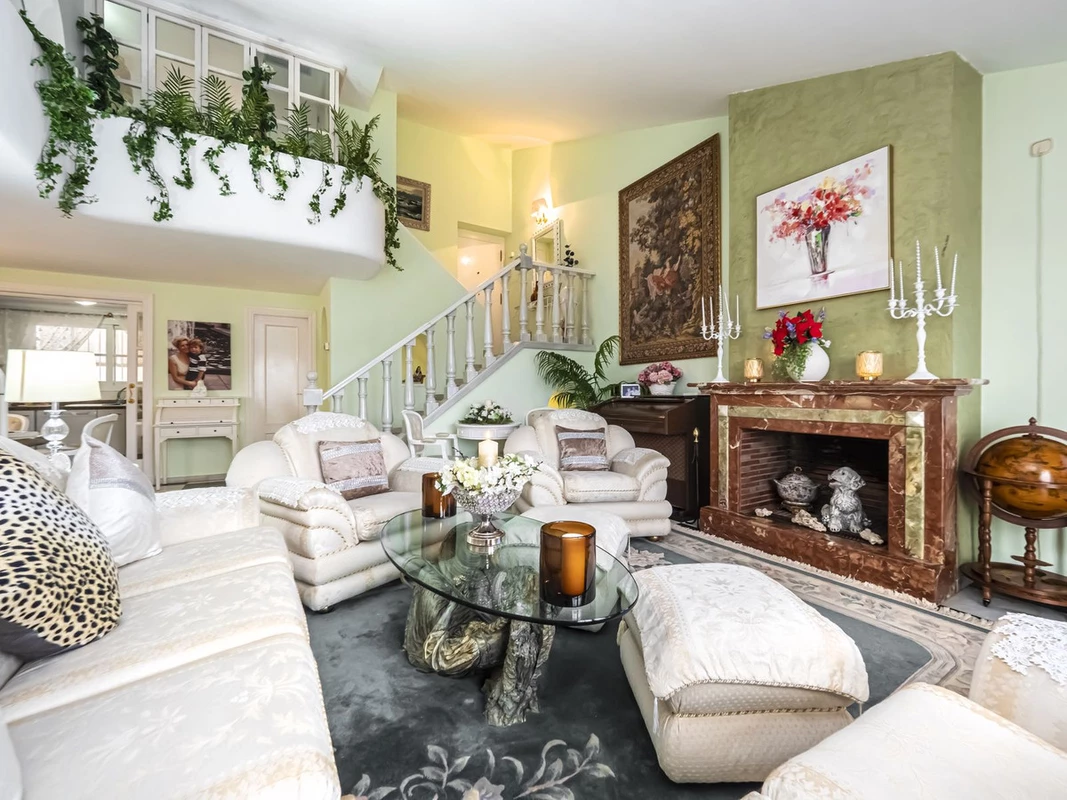 2-5bd7b9d04b45e33852eaf0ec6670150d