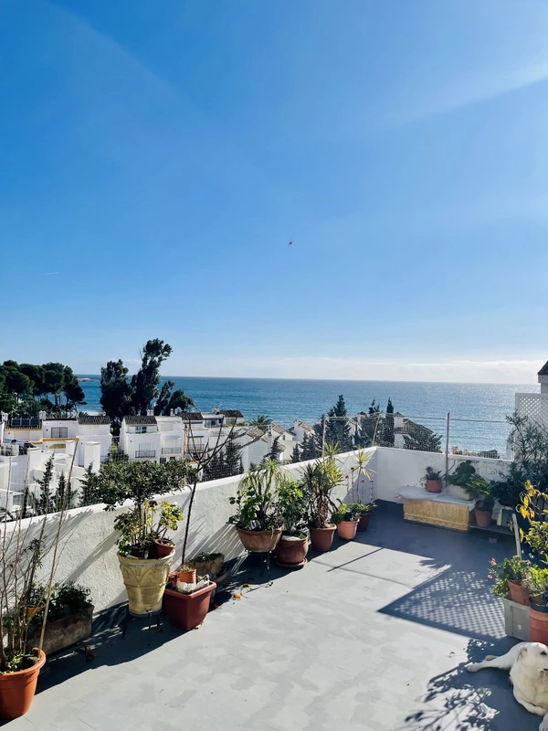 R4217173 | Middle Floor Apartment in Estepona – € 325,000 – 2 beds, 2 baths