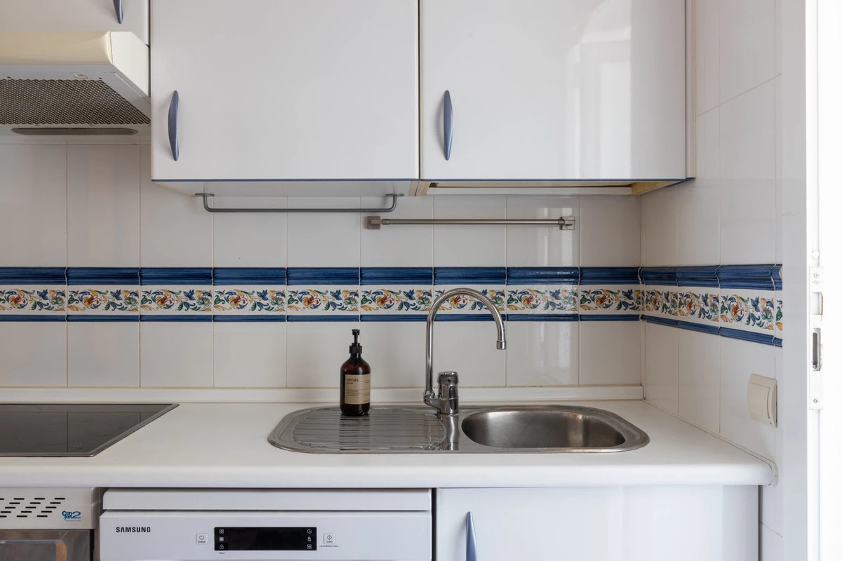 8-e64a9055bba3e77ac8aca3b893cdf826