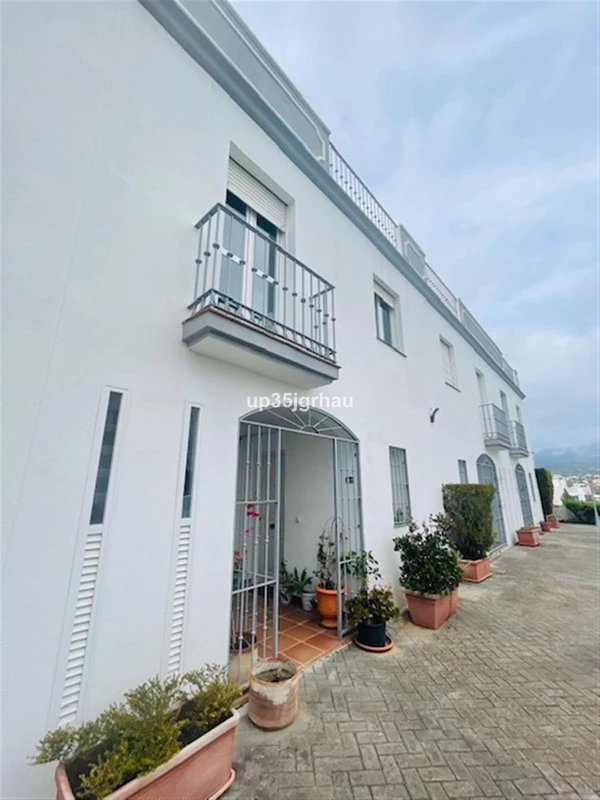 2-5bd7b9d04b45e33852eaf0ec6670150d