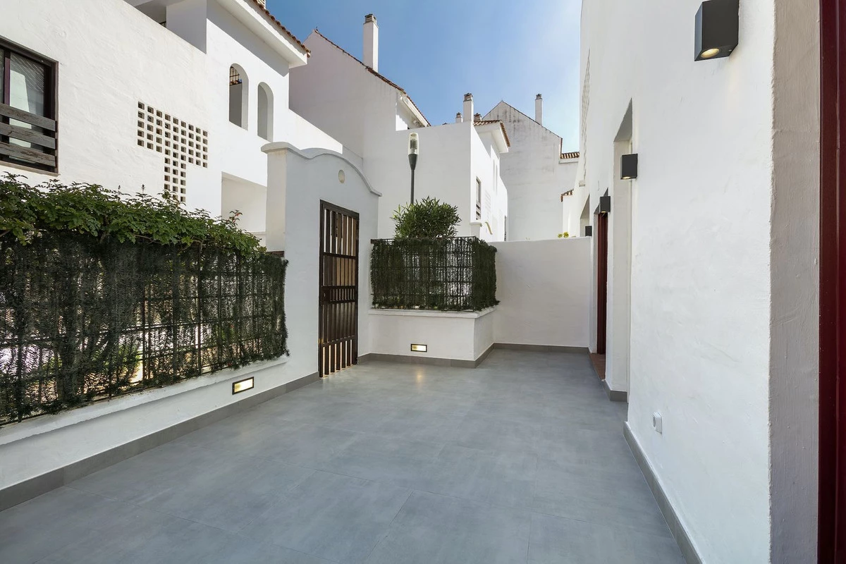 9-467d0cee5b725f3ef65f102a0c2e69c0