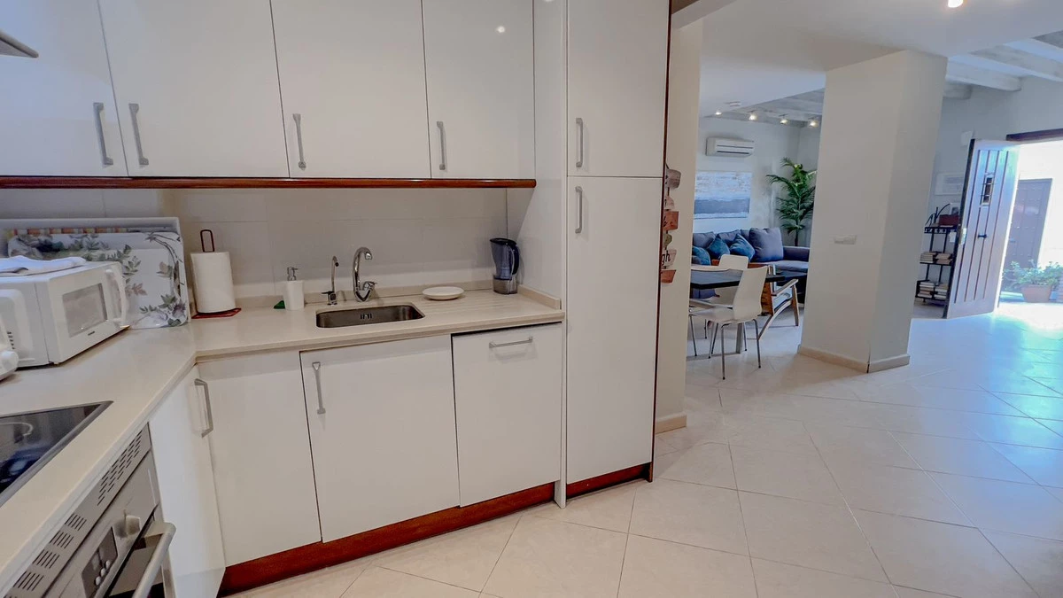 8-e64a9055bba3e77ac8aca3b893cdf826