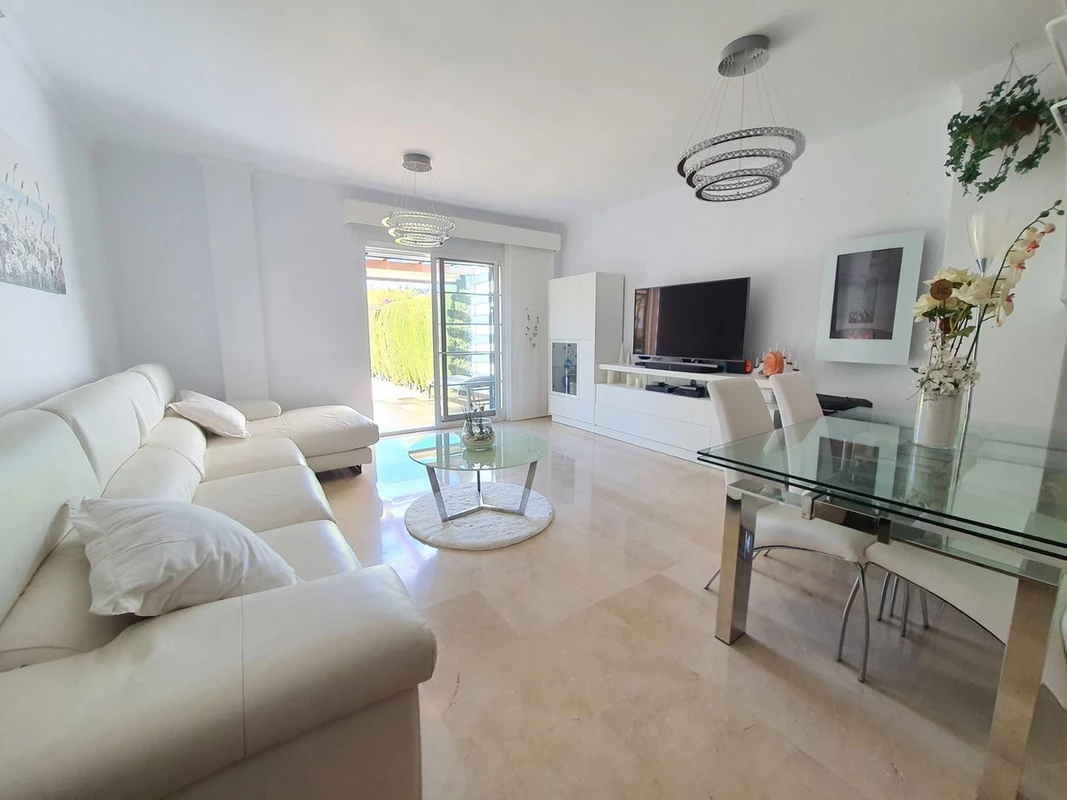 2-5bd7b9d04b45e33852eaf0ec6670150d