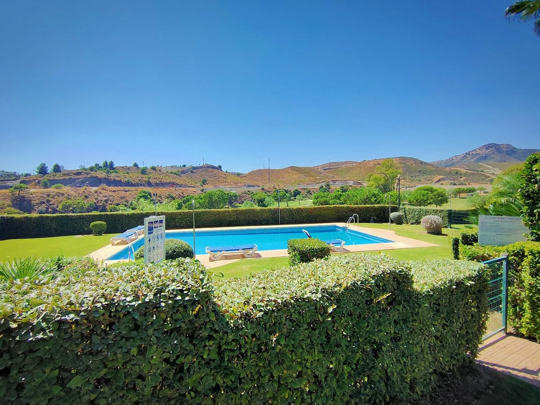 2-5bd7b9d04b45e33852eaf0ec6670150d