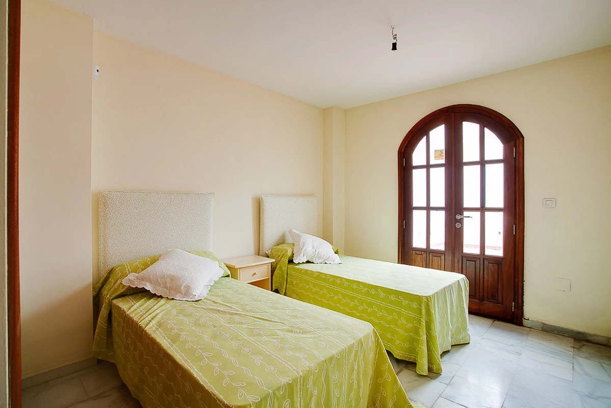 7-aa4cc561180b369757c0bb4af9886cd3