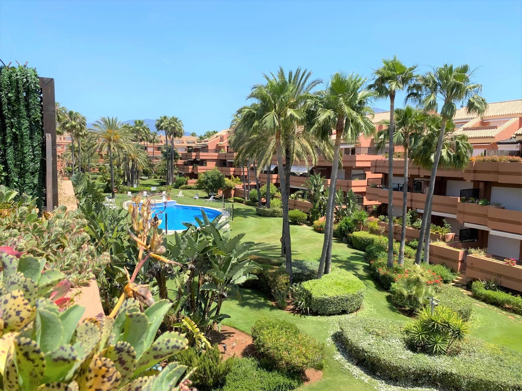 2-5bd7b9d04b45e33852eaf0ec6670150d