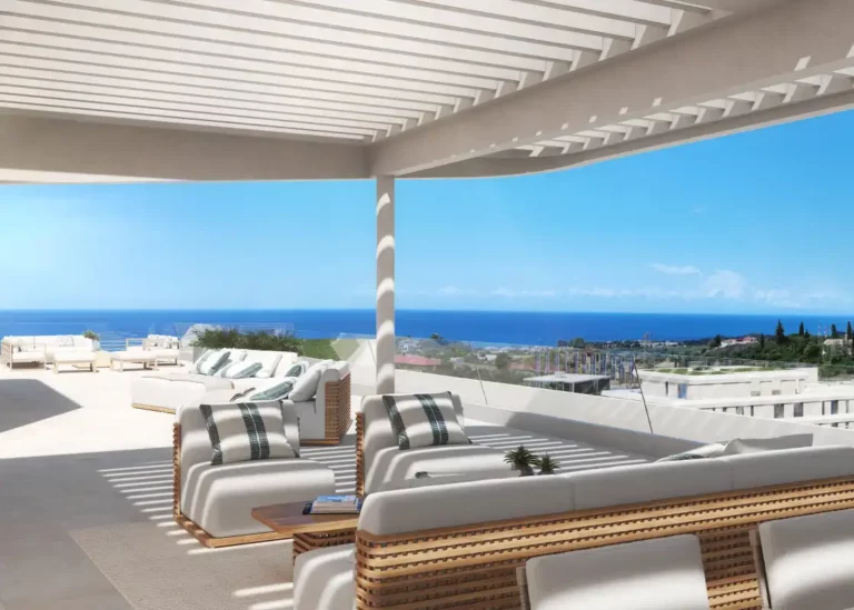 AUAI-P4-DA-B3 | Property Estepona residence featuring 36m² outdoor space