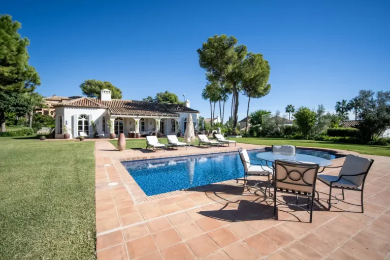 CDLS-B5 | Stunning 5-bedroom country home Marbella residence